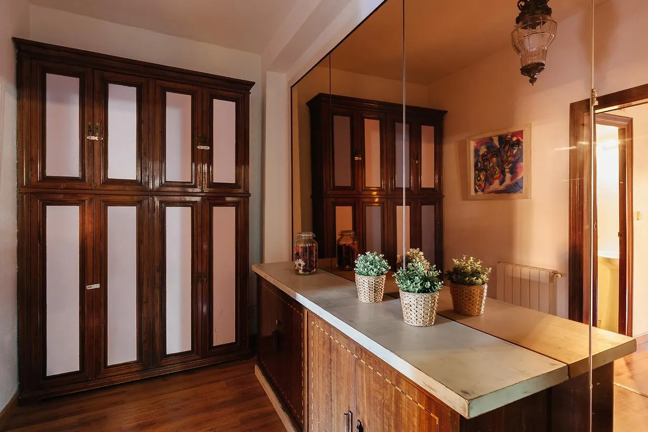 Daire Apartamento Guillermo Tell Barcelona İspanya
