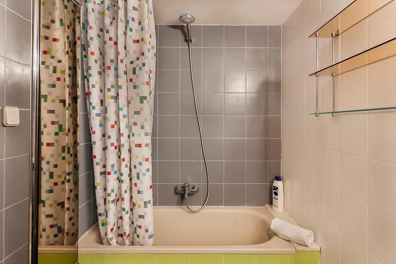 Apartment Apartamento Guillermo Tell Barcelona Spain